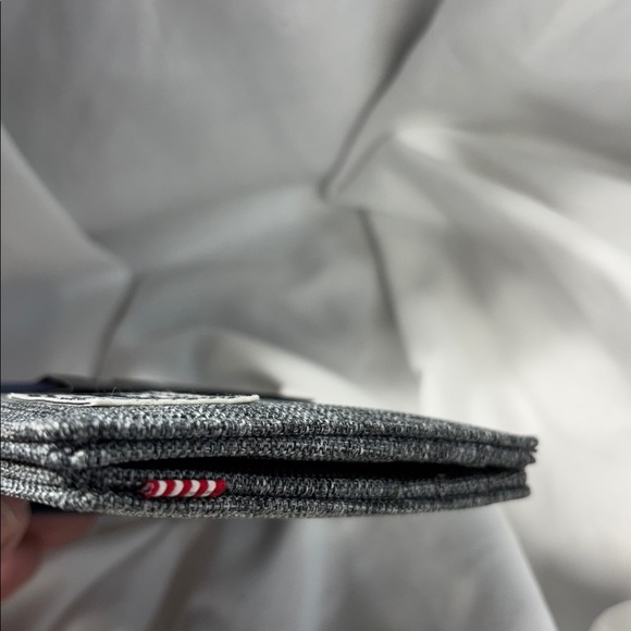 The Herschel Supply Company Gordon Peacoat  Black and Gray  white card Holder - Picture 3 of 9